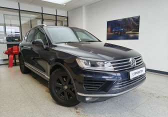 Подержанный автомобиль Volkswagen Touareg 2015 года (3 фото)
