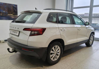 Подержанный автомобиль Skoda Karoq 2021 года (5 фото)