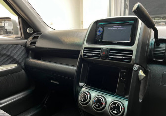 Подержанный автомобиль Honda CR-V 2002 года (10 фото)