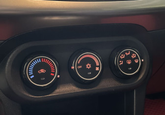 Подержанный автомобиль Mitsubishi Lancer Sedan 2013 года (19 фото)