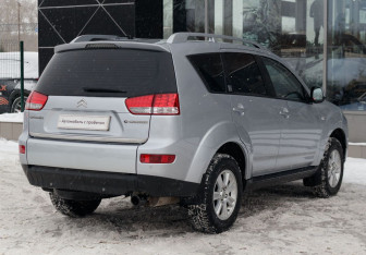 Подержанный автомобиль Citroen C-Crosser 2012 года (5 фото)