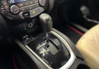 Подержанный автомобиль Nissan Qashqai 2014 года (18 фото)