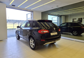Подержанный автомобиль Renault Koleos 2011 года (6 фото)