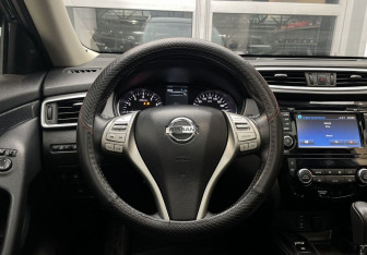 Подержанный автомобиль Nissan X-Trail 2017 года (12 фото)