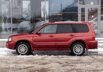 Подержанный автомобиль Subaru Forester Suv 2002 года (8 фото)