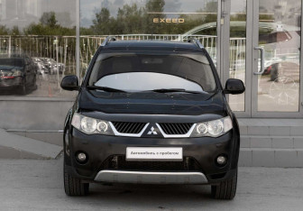 Подержанный автомобиль Mitsubishi Outlander 2008 года (2 фото)