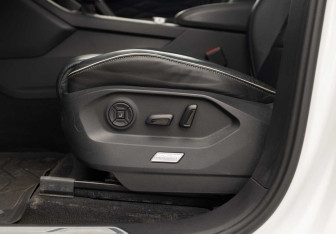 Подержанный автомобиль Volkswagen Touareg 2021 года (22 фото)