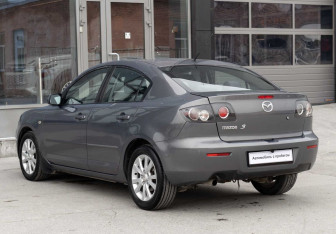 Подержанный автомобиль Mazda 3 Sedan 2006 года (7 фото)