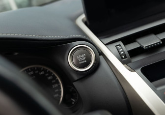 Подержанный автомобиль Lexus NX 2018 года (16 фото)