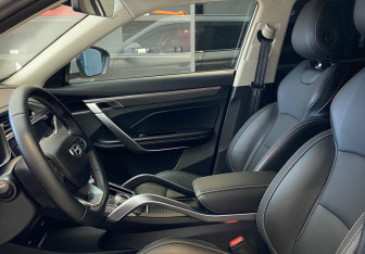 Подержанный автомобиль Geely Atlas Pro 2024 года (11 фото)