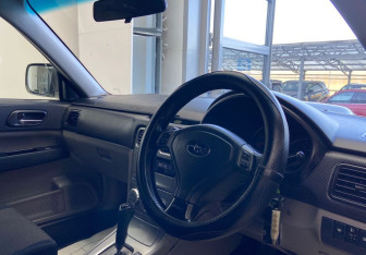 Подержанный автомобиль Subaru Forester Suv 2005 года (10 фото)