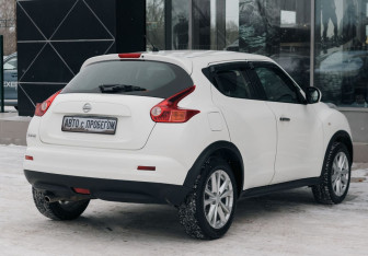 Подержанный автомобиль Nissan Juke 2012 года (7 фото)