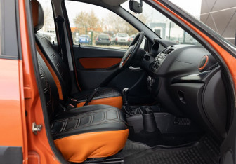 Подержанный автомобиль LADA (ВАЗ) Kalina Hatchback 2015 года (23 фото)