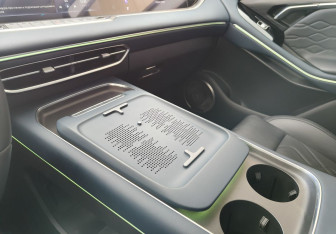 Подержанный автомобиль Voyah Free 2023 года (11 фото)