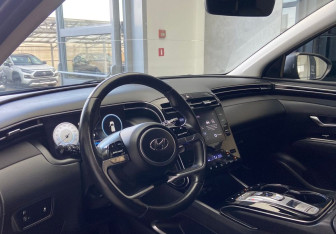 Подержанный автомобиль Hyundai Tucson 2022 года (14 фото)