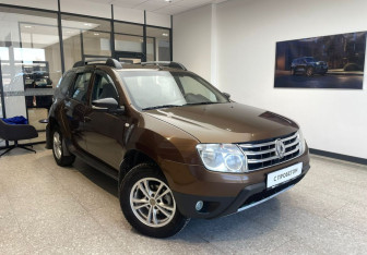 Подержанный автомобиль Renault Duster 2013 года (3 фото)