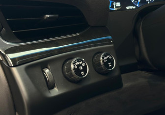 Подержанный автомобиль Cadillac Escalade Suv 2019 года (12 фото)