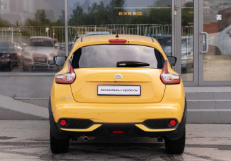 Подержанный автомобиль Nissan Juke 2017 года (6 фото)