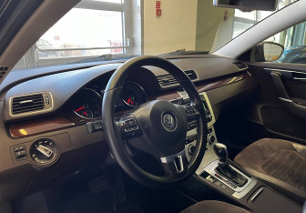 Подержанный автомобиль Volkswagen Passat Wagon 2013 года (13 фото)