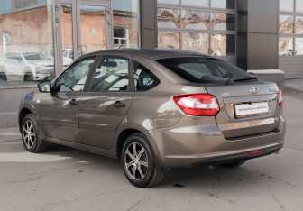 Подержанный автомобиль LADA (ВАЗ) Granta Sedan 2017 года (7 фото)