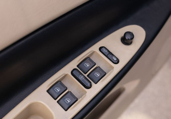 Подержанный автомобиль Chery Tiggo (T11) 2008 года (17 фото)