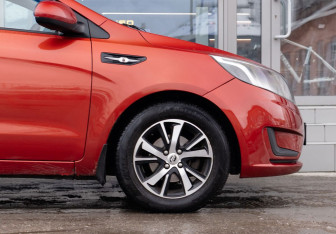 Подержанный автомобиль Kia Rio Sedan 2012 года (9 фото)