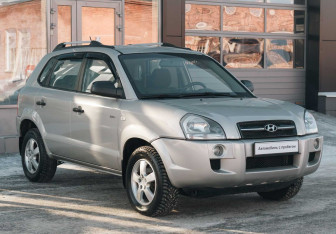 Подержанный автомобиль Hyundai Tucson 2007 года (3 фото)