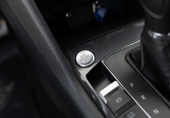 Подержанный автомобиль Volkswagen Tiguan 2018 года (17 фото)