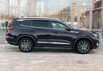 Подержанный автомобиль Chery Tiggo 8 Pro 2022 года (4 фото)