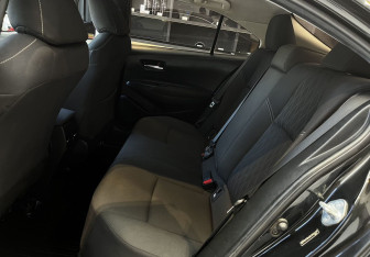 Подержанный автомобиль Toyota Corolla Sedan 2019 года (13 фото)