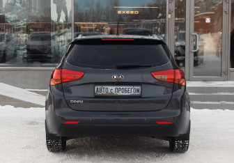 Подержанный автомобиль Kia Ceed Wagon 2013 года (6 фото)