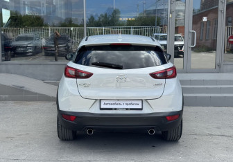 Подержанный автомобиль Mazda CX-3 2016 года (6 фото)