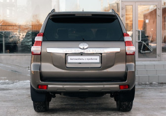 Подержанный автомобиль Toyota Land Cruiser Prado 2017 года (6 фото)