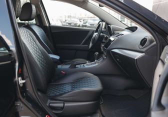 Подержанный автомобиль Mazda 3 Sedan 2009 года (19 фото)
