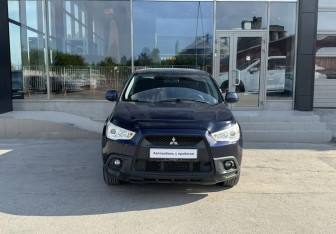 Подержанный автомобиль Mitsubishi ASX 2012 года (16 фото)