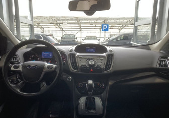 Подержанный автомобиль Ford Kuga 2016 года (8 фото)