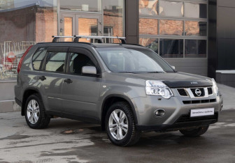 Подержанный автомобиль Nissan X-Trail 2014 года (3 фото)