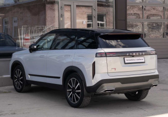 Подержанный автомобиль Jaecoo J7 2024 года (7 фото)