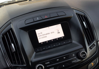 Подержанный автомобиль Opel Insignia Liftback 2014 года (13 фото)