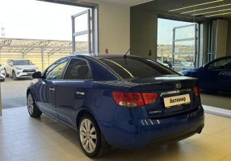 Подержанный автомобиль Kia Cerato Sedan 2010 года (6 фото)