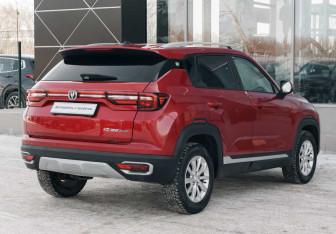 Подержанный автомобиль Changan CS35PLUS 2019 года (5 фото)