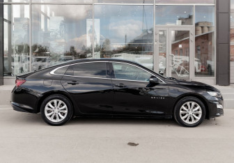Подержанный автомобиль Chevrolet Malibu Sedan 2018 года (4 фото)