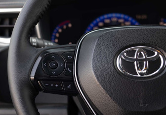 Подержанный автомобиль Toyota Corolla Sedan 2019 года (12 фото)