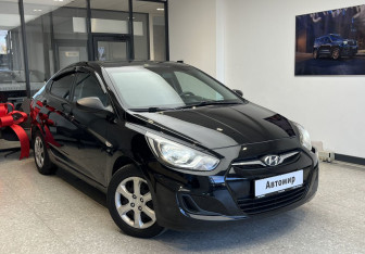 Подержанный автомобиль Hyundai Solaris Sedan 2012 года (3 фото)