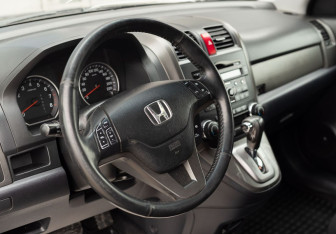 Подержанный автомобиль Honda CR-V 2011 года (11 фото)