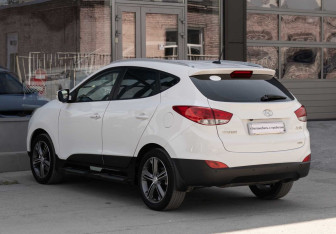 Подержанный автомобиль Hyundai ix35 2012 года (7 фото)
