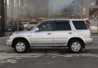 Подержанный автомобиль Honda CR-V 1999 года (8 фото)