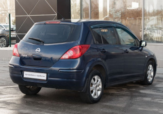 Подержанный автомобиль Nissan Tiida Hatchback 2008 года (5 фото)