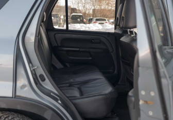 Подержанный автомобиль Honda CR-V 2005 года (17 фото)