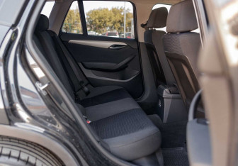 Подержанный автомобиль BMW X1 2013 года (19 фото)